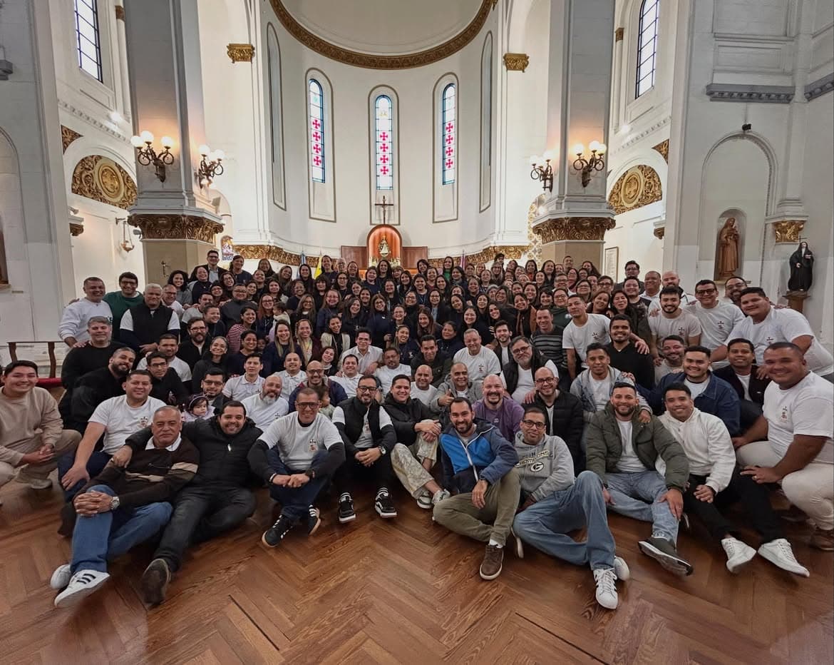 Comunidad EMAÚS reunida en la parroquia